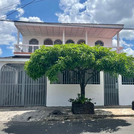 Casa Robles - Room close to Airport #2 Managua Exterior foto