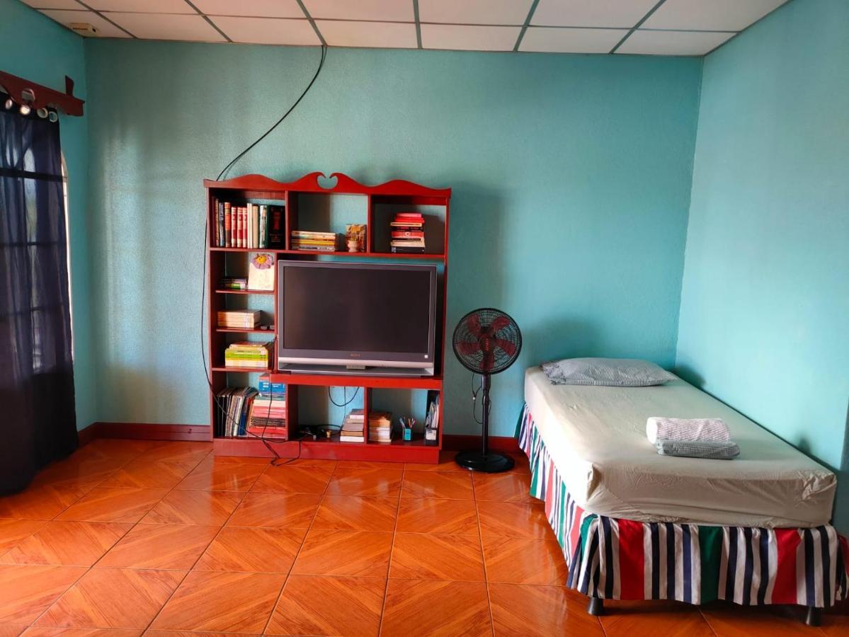 Casa Robles - Room close to Airport #2 Managua Exterior foto